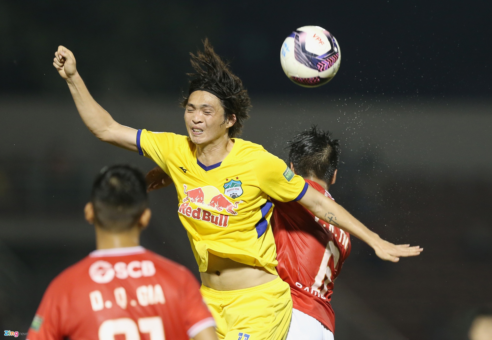 sau-hon-1-thap-ky-cong-hien-khong-danh-hieu-tuan-anh-muon-roi-hagl