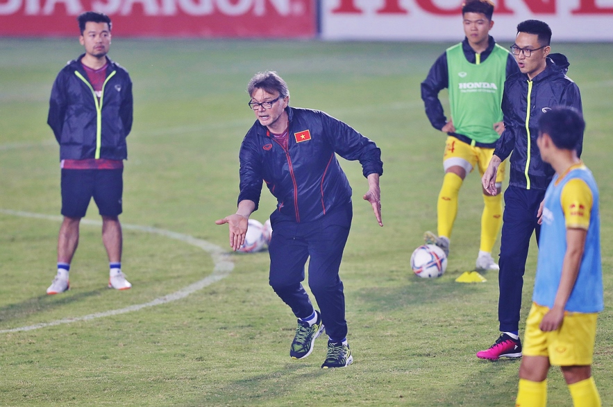 blv-truong-anh-ngoc-di-san-cua-ong-park-la-gi-ngoai-ap-luc-va-loi-choi-khong-co-gi-moi-cung-doi-hinh-di-xuong-ve-phong-do