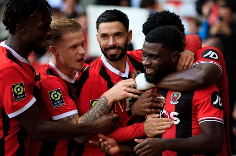 man-united-bi-cam-du-cup-c1-mua-toi-du-lot-top-4-ngoai-hang-anh