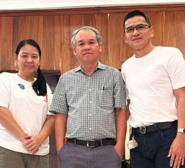 cahn-khien-ca-v-league-bat-ngo-khi-ky-hop-dong-voi-hlv-kiatisak