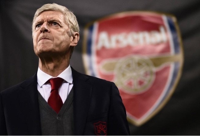 giao-su-wenger-doi-nao-ong-troussier-dan-dat-cung-manh-len