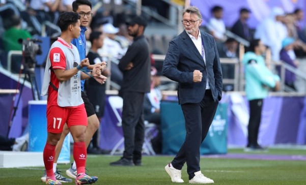 hlv-troussier-trach-nhm-cac-ban-dat-nang-ket-qua-ma-quen-nhung-gi-chung-toi-da-the-hien