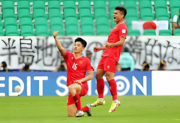 dinh-bac-nhan-phan-quyet-moi-ve-an-phat-hlv-troussier-cuoi-tham