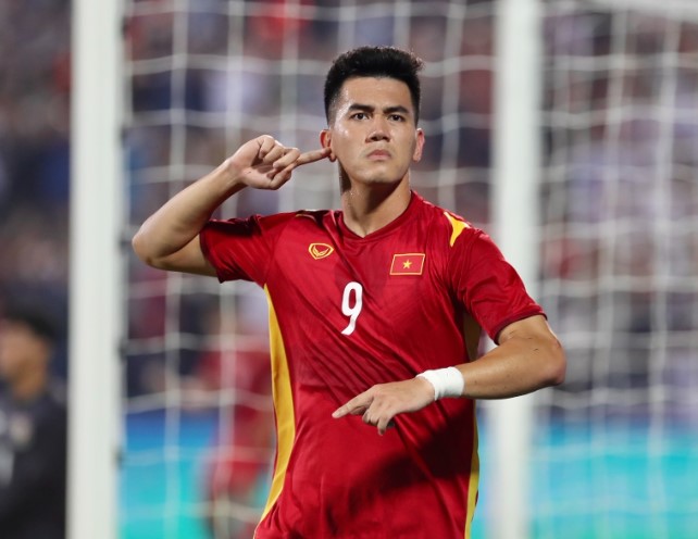 truyen-thong-indonesia-dung-ngoi-khong-yen-khi-thay-tien-linh-tro-lai-cung-dtvn