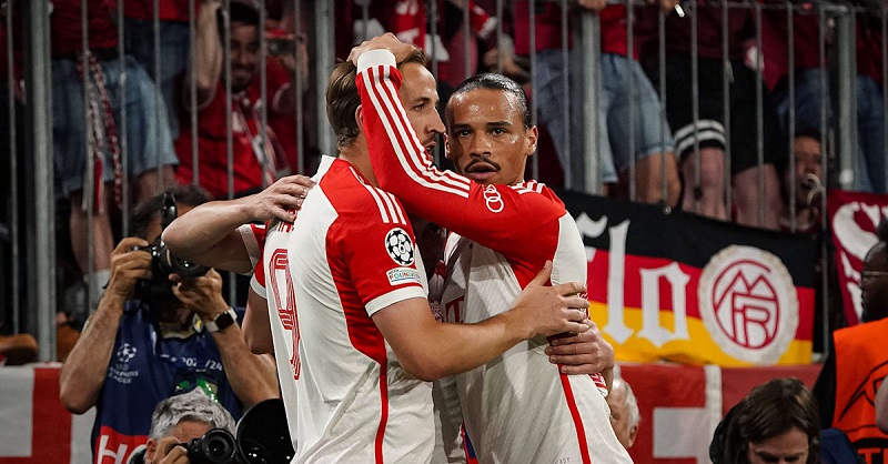 hoa-real-thomas-muller-vui-mung