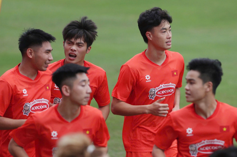 u22-viet-nam-doi-mat-voi-bai-toan-kho-truoc-them-sieu-giai-dau-o-trung