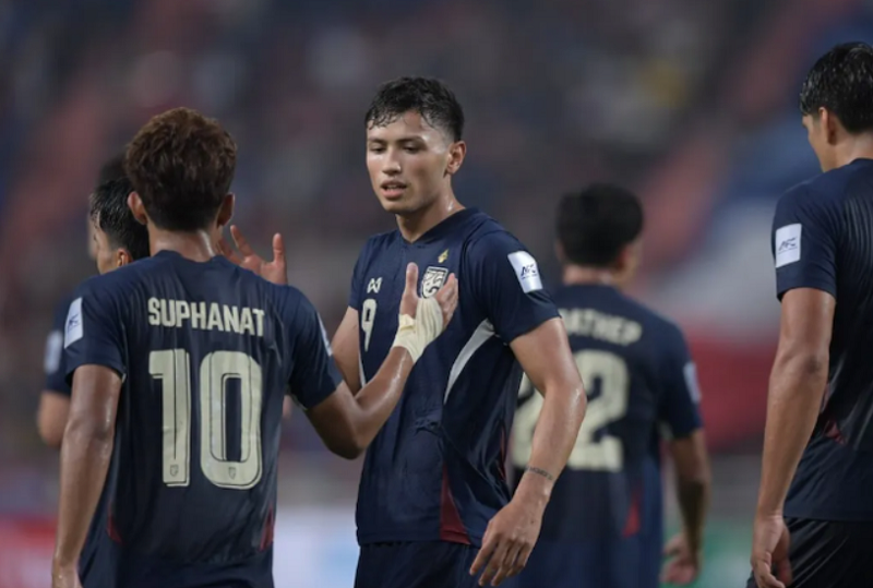 cau-thu-tung-bon-hanh-cho-dt-viet-nam-dinh-chan-thuong-nang-dt-thai-lan-nhan-cai-ket-dang