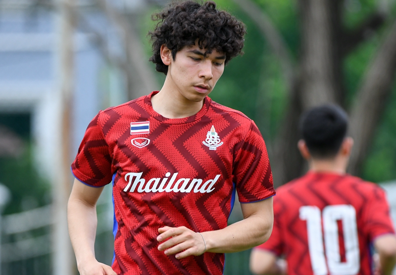 ngoi-sao-tung-ghi-ban-vao-luoi-dt-viet-nam-co-hanh-dong-bat-ngo-hlv-kim-sang-sik-huong-loi-the