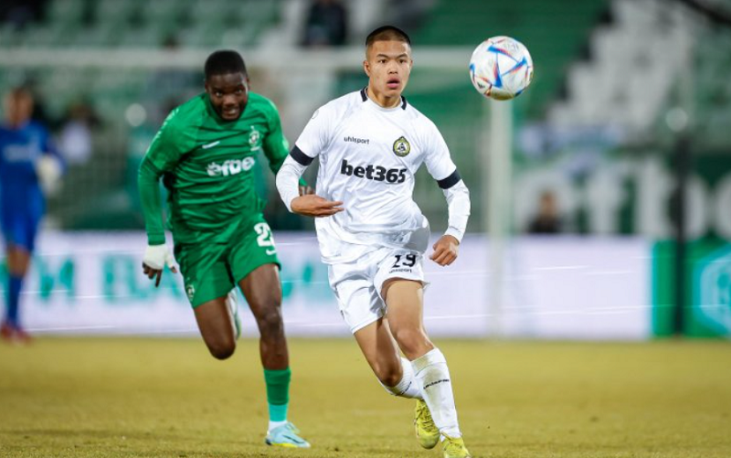 ngoi-sao-viet-kieu-thang-hoa-o-chau-au-hlv-kim-sang-sik-can-nhac-trieu-tap-len-tuyen-viet-nam