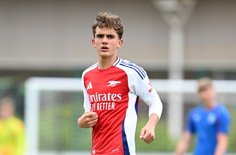 mikel-arteta-phan-khich-vi-than-dong-15-tuoi-up-mo-kha-nang-arsenal-tiep-tuc-mua