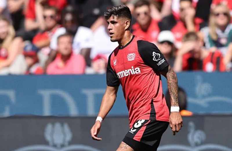 chuyen-gia-lo-ngai-arsenal-vung-tay-qua-tran-vi-hincapie